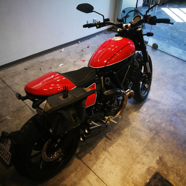 ducati scrambler pellicole per moto luxury wrap roma 00006 - Luxury Wrap