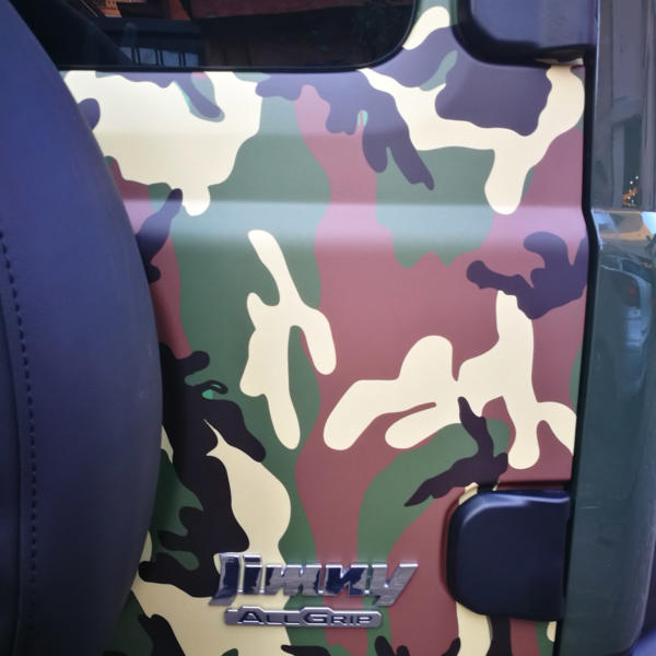 suzuky jimmy camouflage pellicole per rivestimento per auto luxury wrap roma 00008 - Luxury Wrap